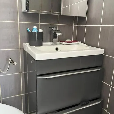 Joli Studio Avec Terrasse